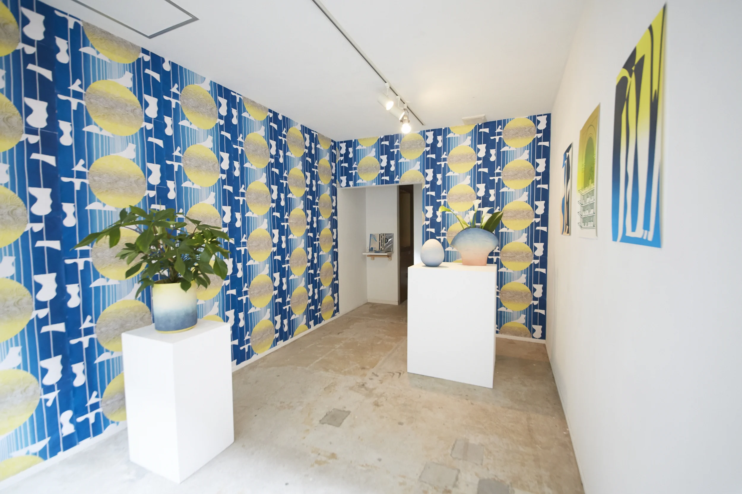 Minimal Wave, collaboration with Eunice Luk part of 'Your only private part is your brain' exhibition at Koganecho Art Centre in Yokohama, Japan Screenprinted wallpaper on two walls, 8ft x 12ft and 8ft x 4ft 2016 photo by Yasuyuki Kasagi