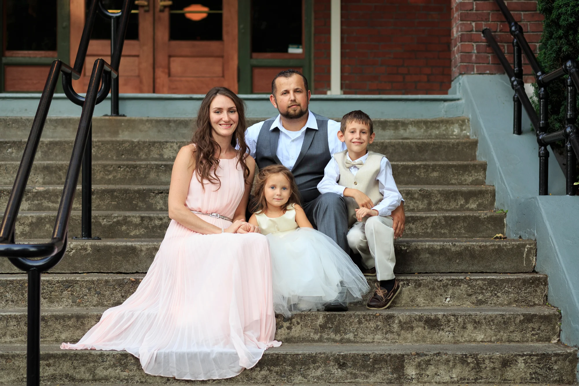 Summer Family Photography at McMenamins Edgefield in Troutdale, Oregon - The Golub Family