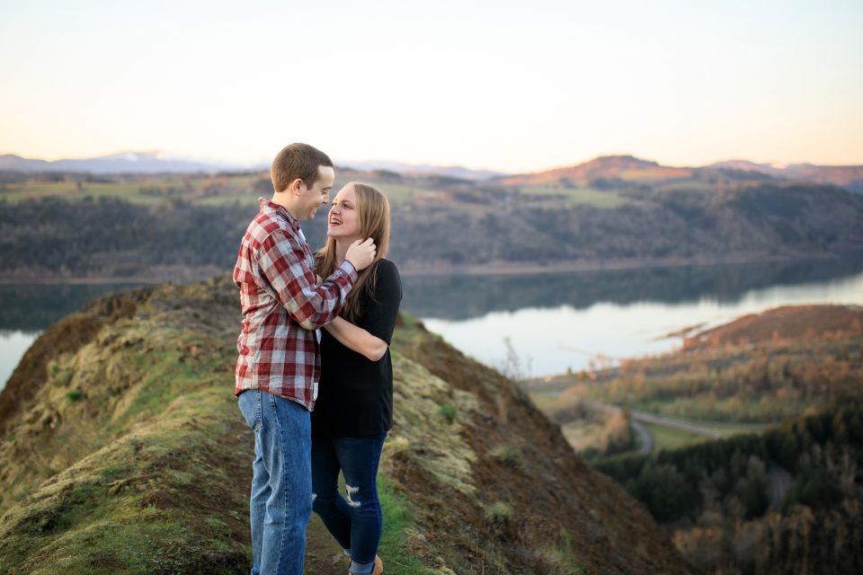 portland-engagement-photographer-latourell-falls-ashlee-seth-12.jpg