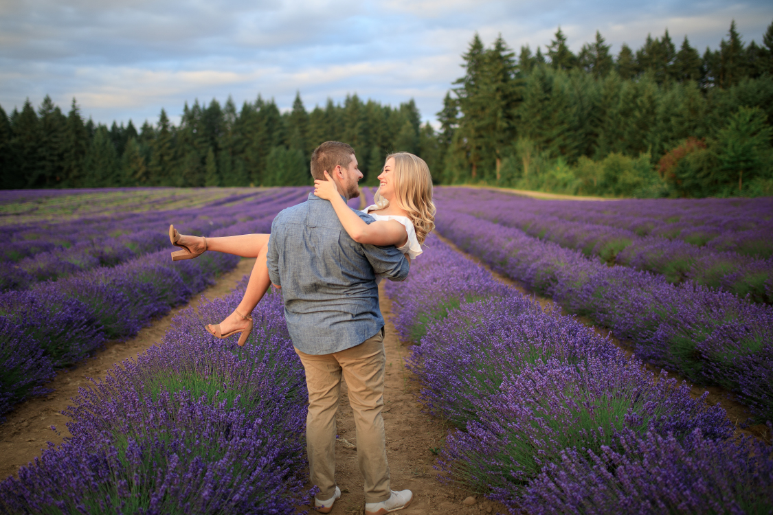 portland-engagement-photographer-the-oregon-lavender-farm-sondra-austin-6.jpg