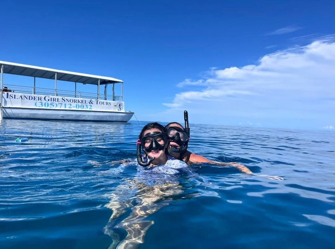 Snorkel buddies for life 🤿✨⁠
⁠
📸 @islandergirltours⁠
⁠
#islamorada #boatday #vacationmode #flkeys #snorkeling #oceanvibes #goodvibesonly