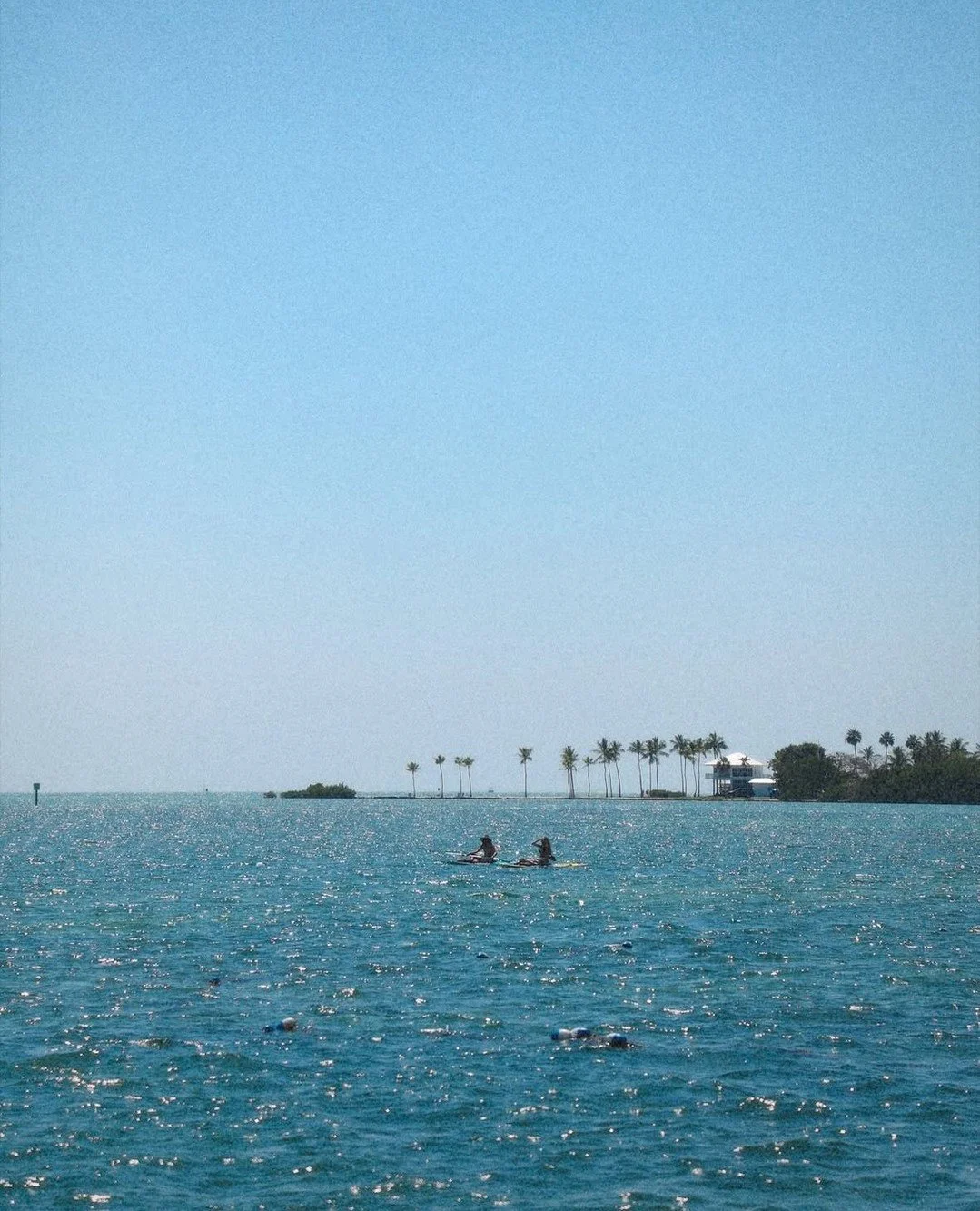 Endless blue and easy living 🌊 ⁠
⁠
📸 @emmanorthmich⁠
⁠
#floridakeys #islamorada #flkeys #keyslife #islandtime #photography #paddleboarding