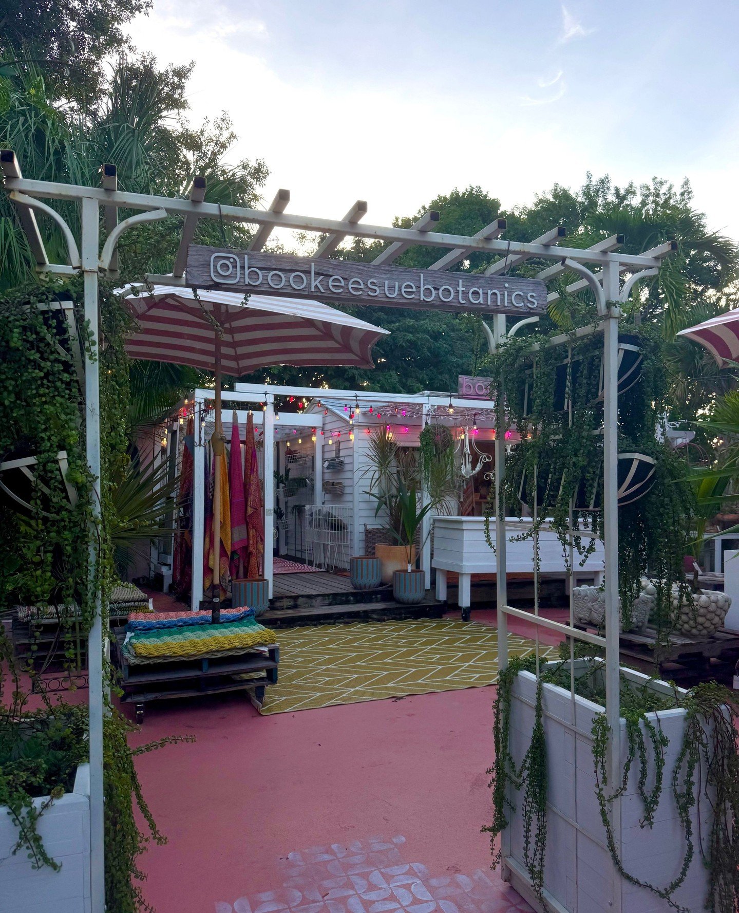Paradise found @bookeesuebotanics 🌿 Browsing handmade treasures &amp; tropical vibes in the heart of Islamorada 🪴⁠
⁠
Hours of oepration:⁠
Monday &ndash; Saturday 9am to 5pm ⁠
Sunday 9am to 4pm⁠
⁠
#floridakeys #islamorada #bohohome #plantlover #isla