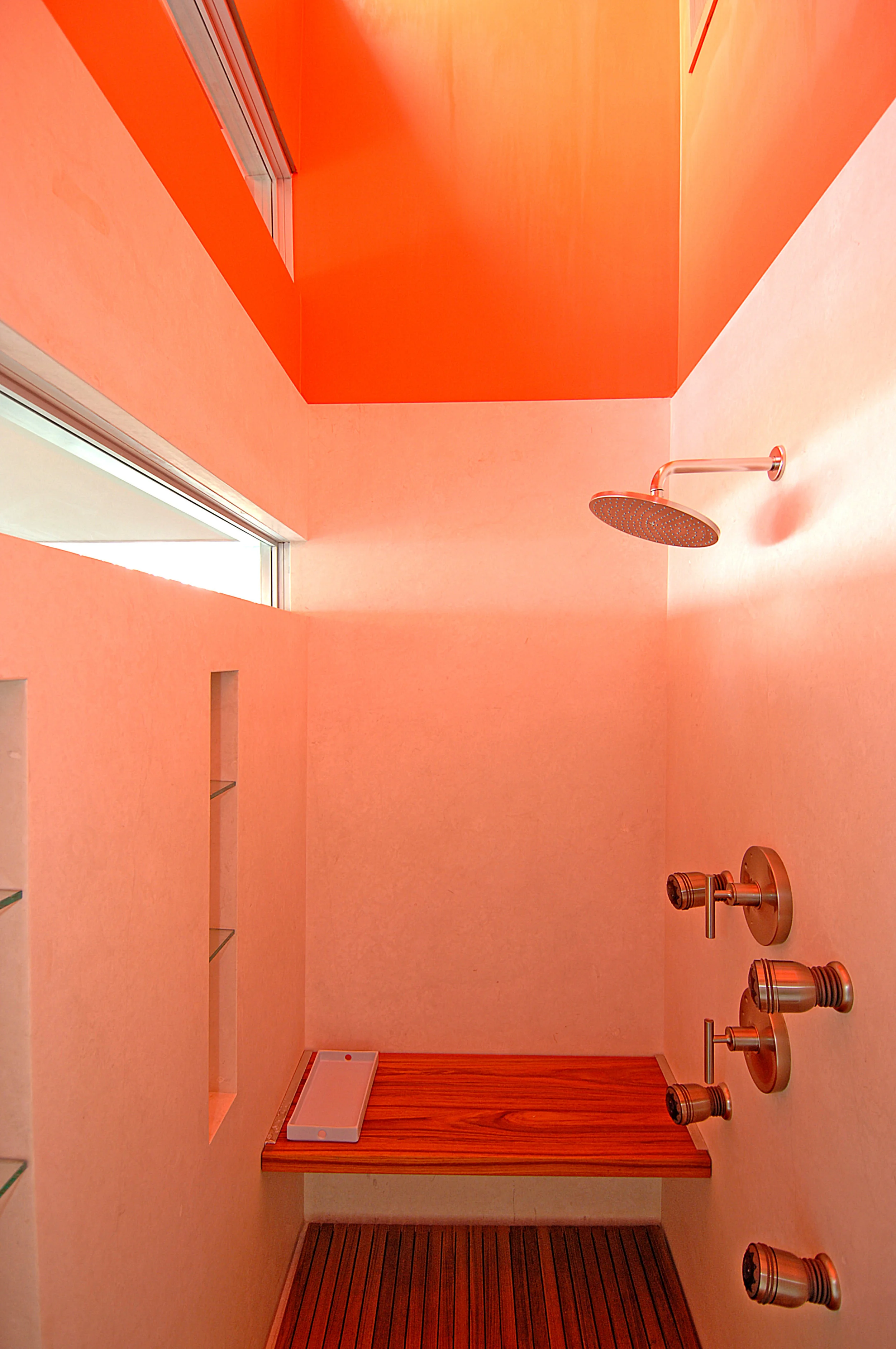 970 master shower 1.jpg