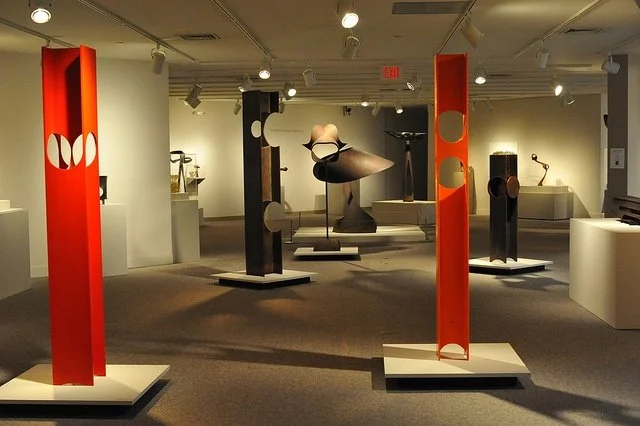 Robert Mangold: Time, Space, and Motion      Retrospective