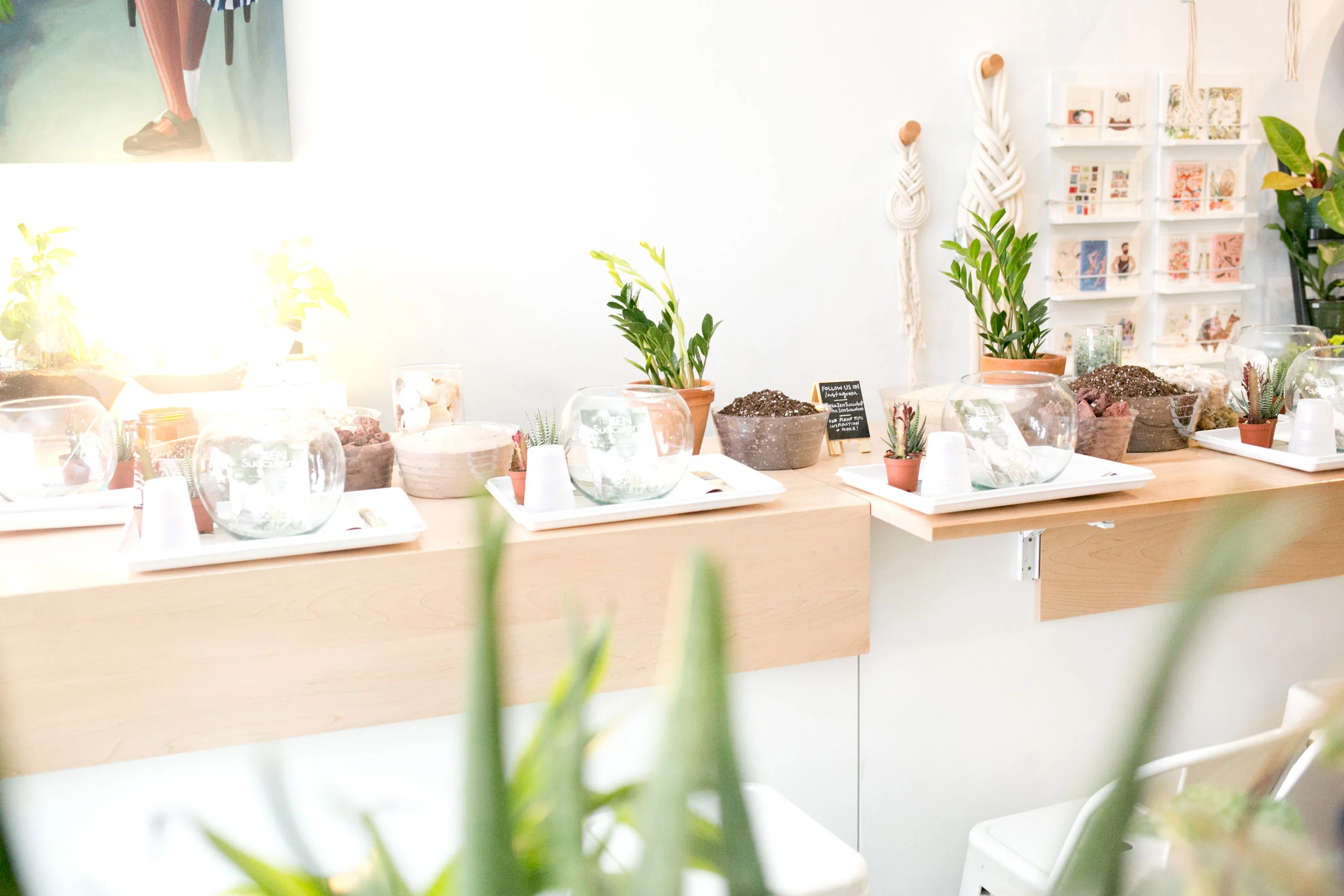 DIY-Terrarium-Bar-Workbench.jpg