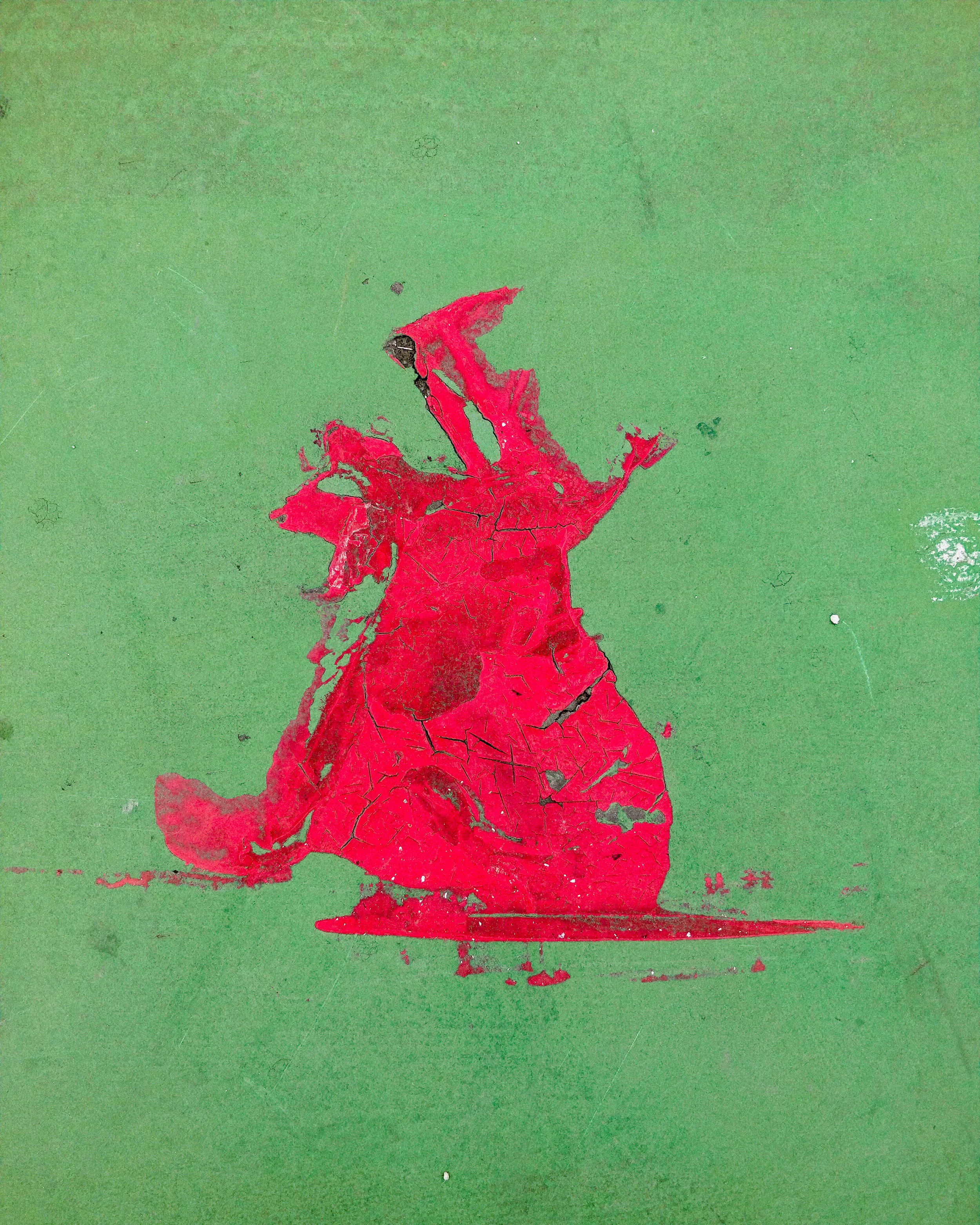 Red dog, sitting (2018)