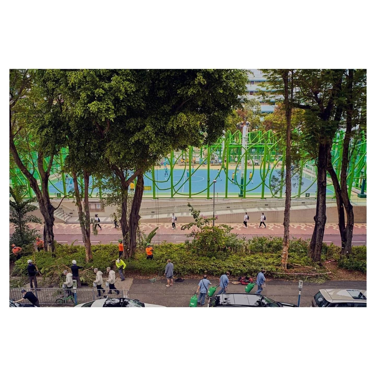 🤔🤔🤔🛤️🛤️🛤️ #trace a #path for one, sure. For two, okay, five or six...consider the #flow
.
.
.
#hkig #hkiger #hongkong #tracking #witnessing #movement  #thisisthelasttimeilleverbepretty