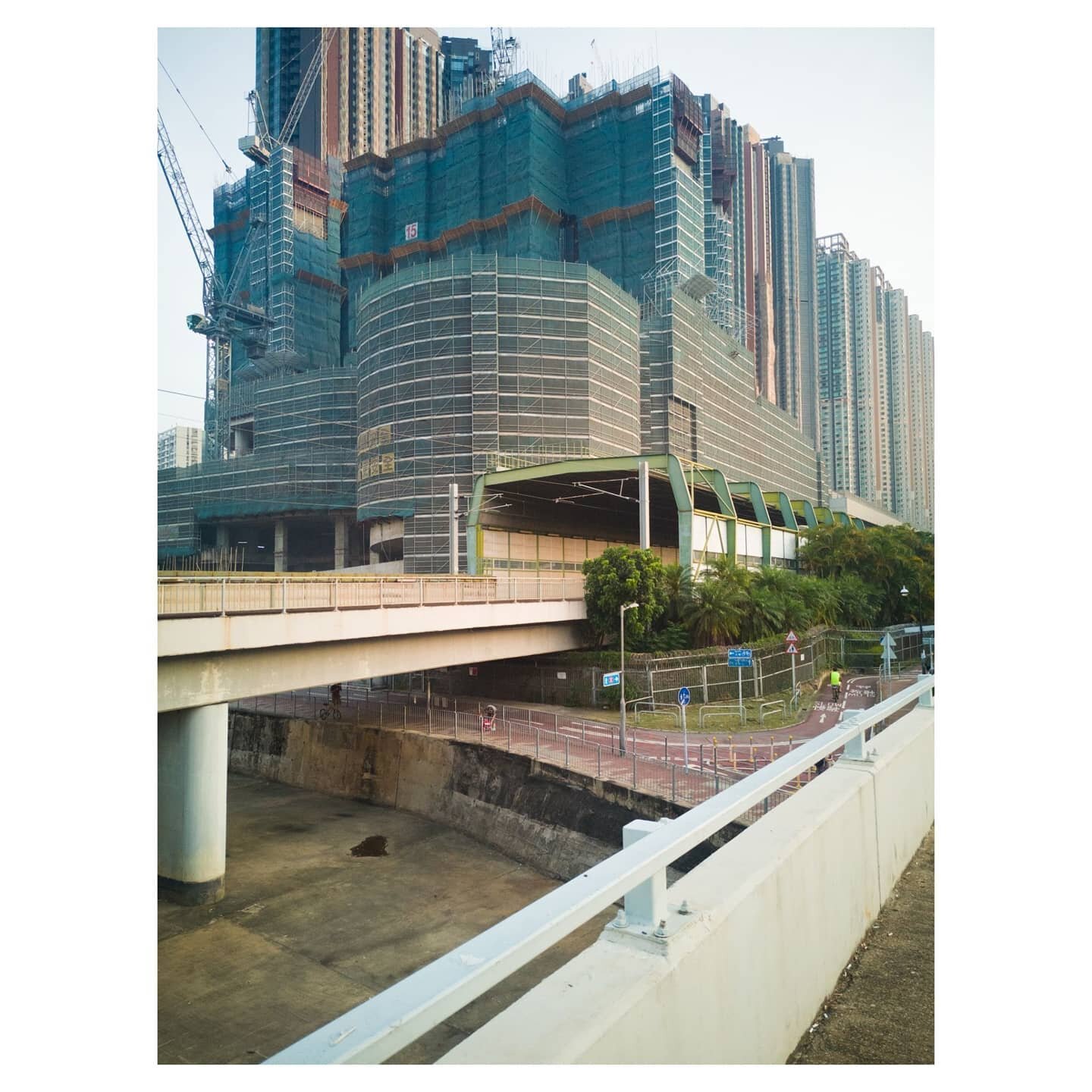 🏗️🏗️🏗️🤔🤔🤔🚧🚧🚧 So many more reasons go record...
.
.
.
#Watchingbuildings #growth #documentation #construction #rarity #project #photography #hongkong #taiwai #newworld #apartment #documentaryphotography #documentary