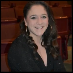 Actress/singer Kate Beahen