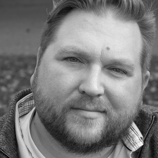 ANTHONY JOHNSON AS John Riggs