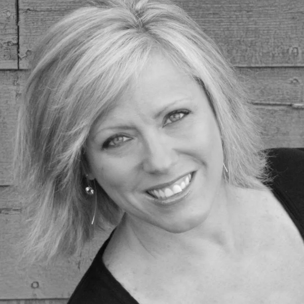Laura Erchul AS Miss Fairburn/Dora Benedetti