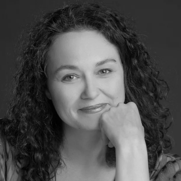 Corey de Danann as Mrs. Jennings/Gossip