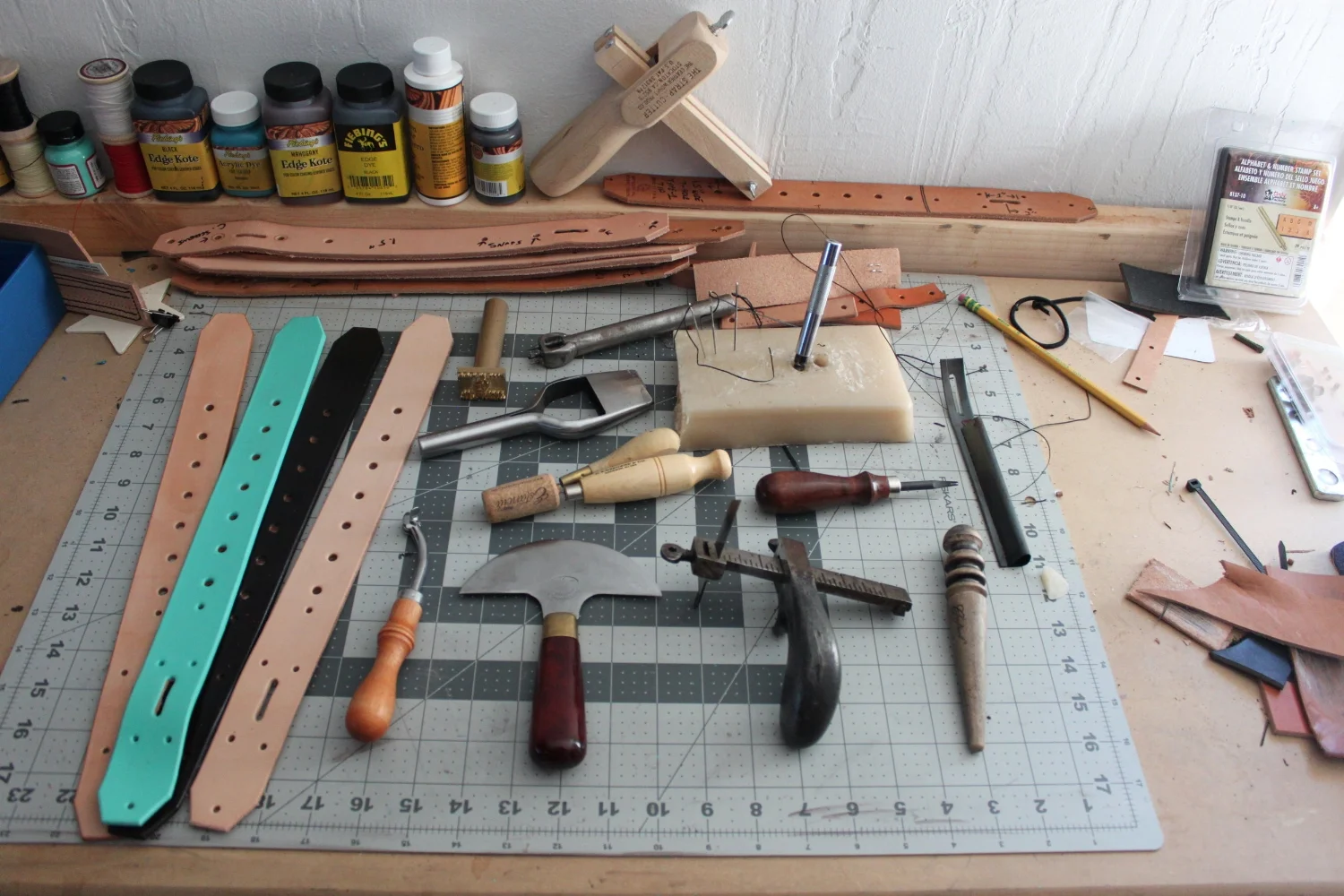 Belt and Wallet | Leathersmiths Tools