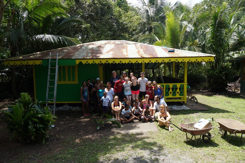 Business students collaborate with women entrepreneurs in Manzanillo