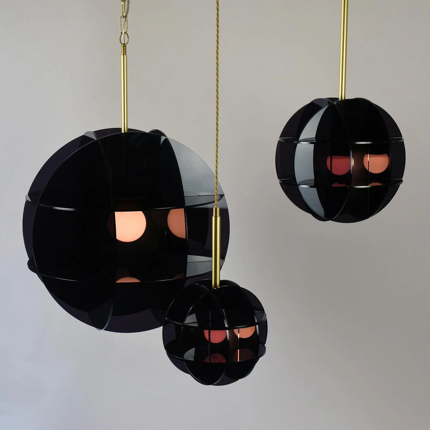 Just launched - Pamela Pendant in smoked finish #lighting #london #interiors 

@pammycochrane