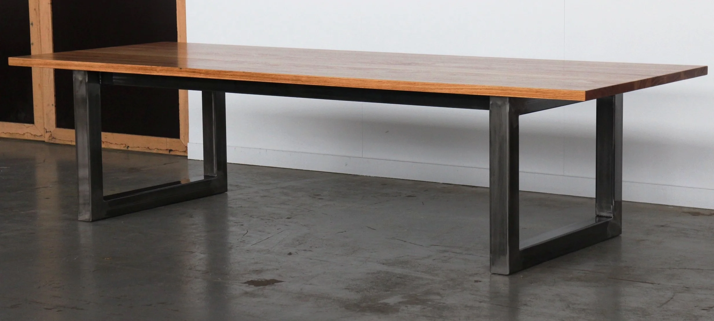 STEEL-LUXE TABLE