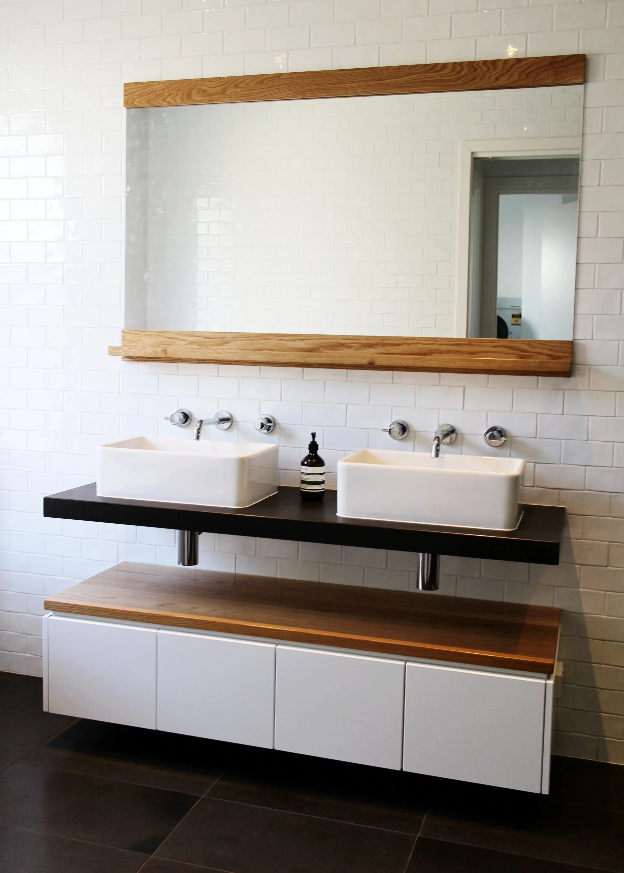 BATHROOM MIRROR/VANITY ACCENTS