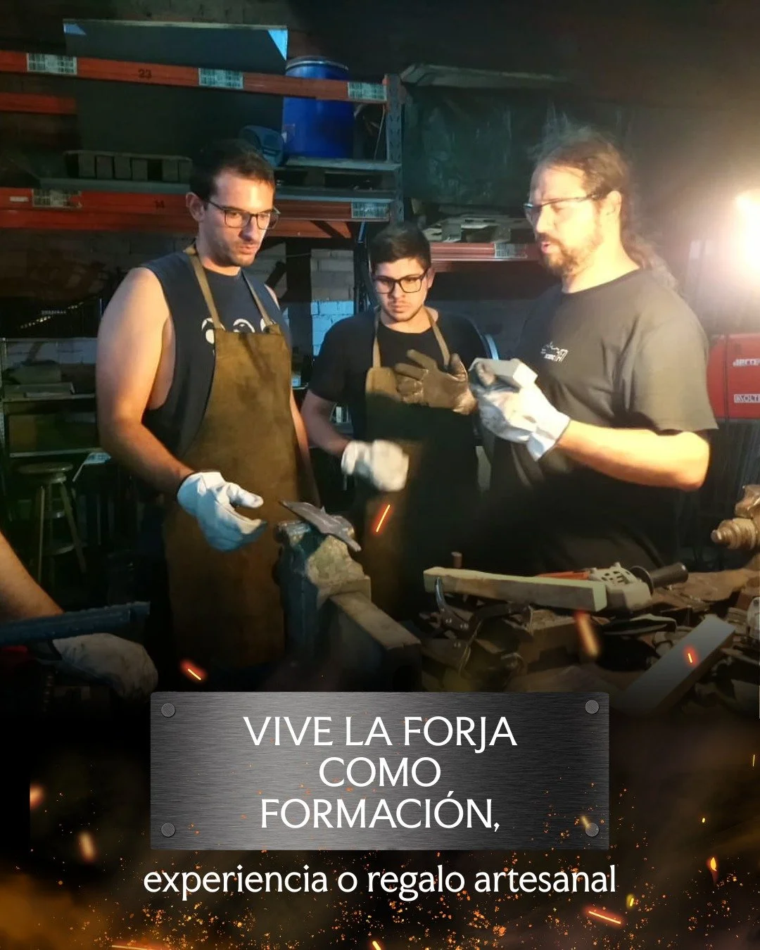 En Forjado a Fuego no solo impartimos cursos. Tambi&eacute;n ofrecemos experiencias dise&ntilde;adas para que vivas el oficio de forma intensa y real, aunque solo sea por un d&iacute;a.

Puedes venir a forjar tu propia pieza como actividad puntual, r