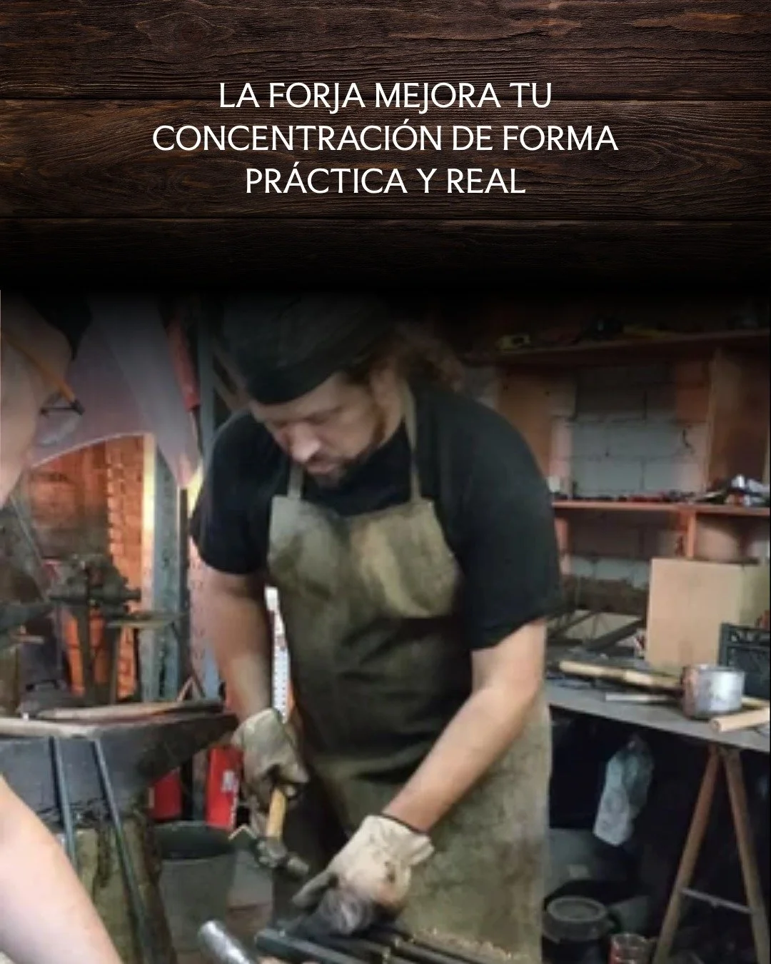 🎯 Est&aacute;s frente al fuego, tienes segundos para decidir el &aacute;ngulo, la fuerza, el lugar del golpe. Ese nivel de atenci&oacute;n plena no lo ofrece una pantalla ni una charla te&oacute;rica. En el taller, todo lo que haces importa, y eso t