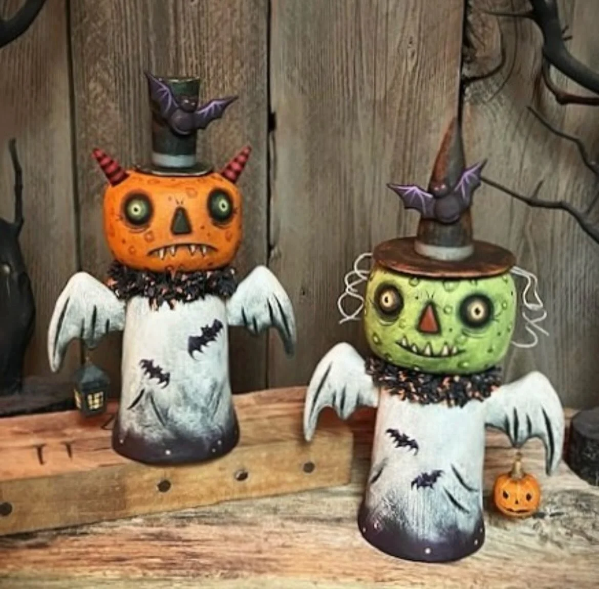 These pumpkin monster ghosts have just flown in to my Halloween gallery. 🎃 Orange monster with lantern is 8&rdquo; and green monster witch with jack-o-lantern is 9&rdquo;.. Stop by for an early Halloween fright! 

#halloween #ghost #halloweendrcor #