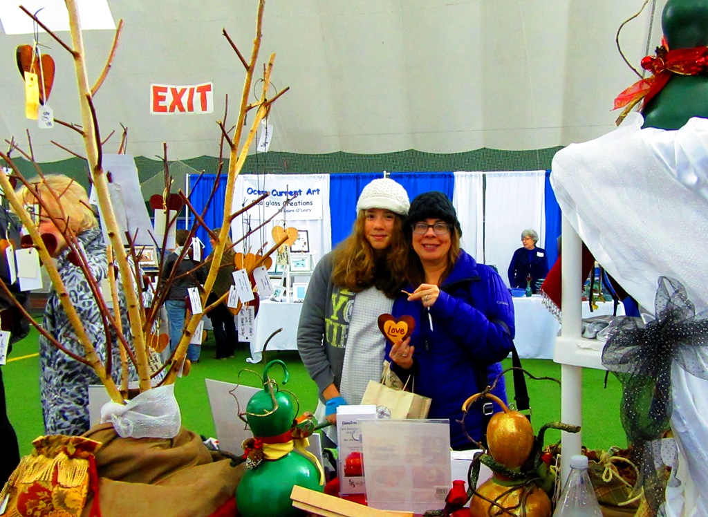 I can see the "love" between these two "lovely" customers, Sonia and Jade.