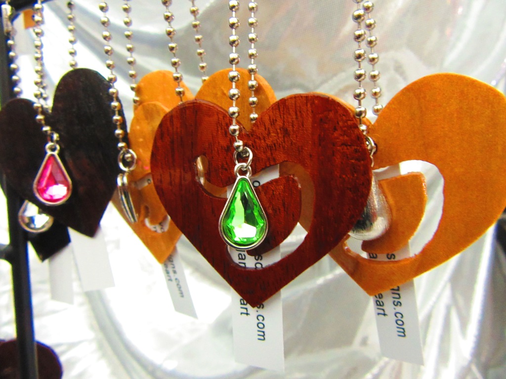 I gave each of my models a "D" heart and they both chose a blue jewel. Nanny and Aundrea were impressed with the thinness.