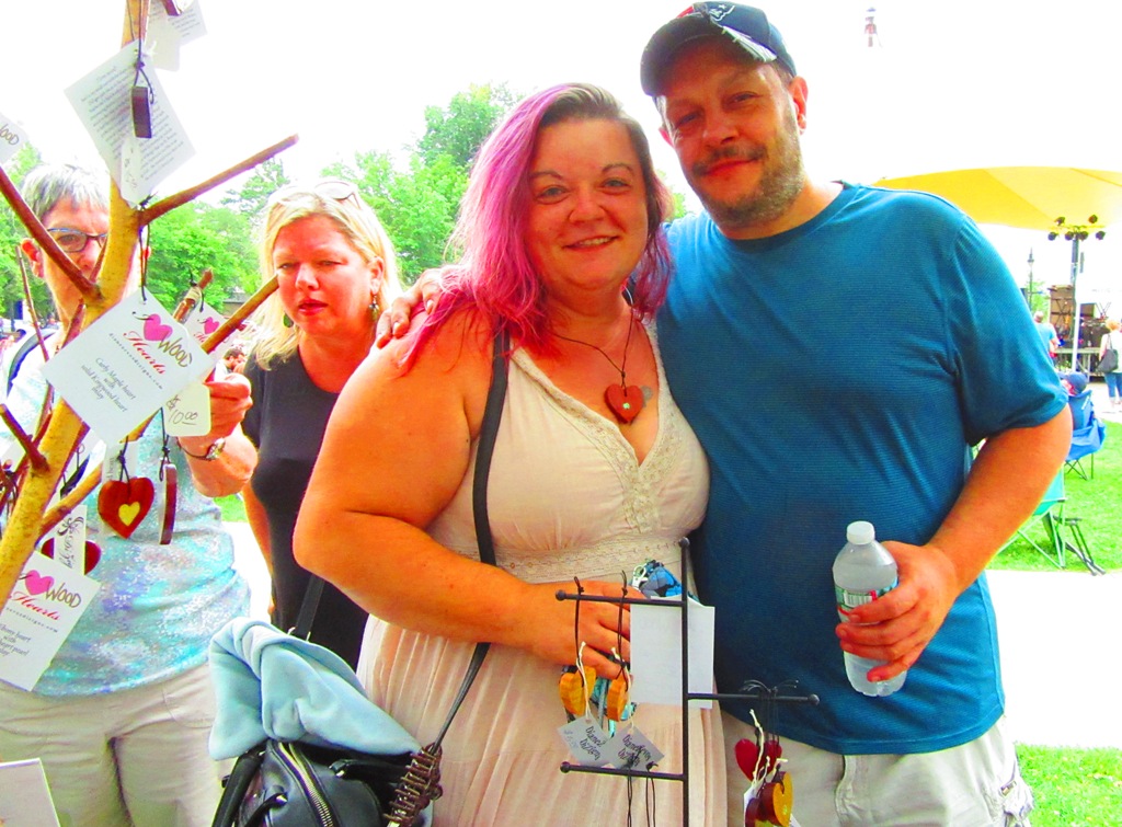 Sue and Bryan look like such a great couple. Thanks you guys, I love couple pics!
