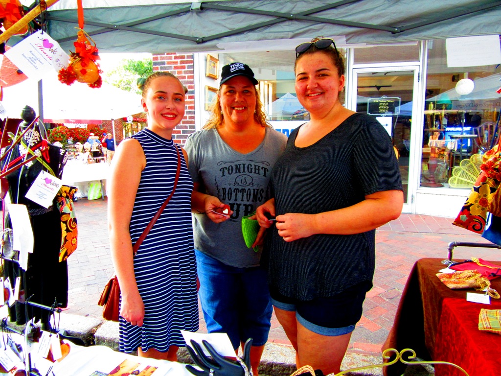 Jillian, Jen and Jayme allowed me to take this group picture. Thanks guys!