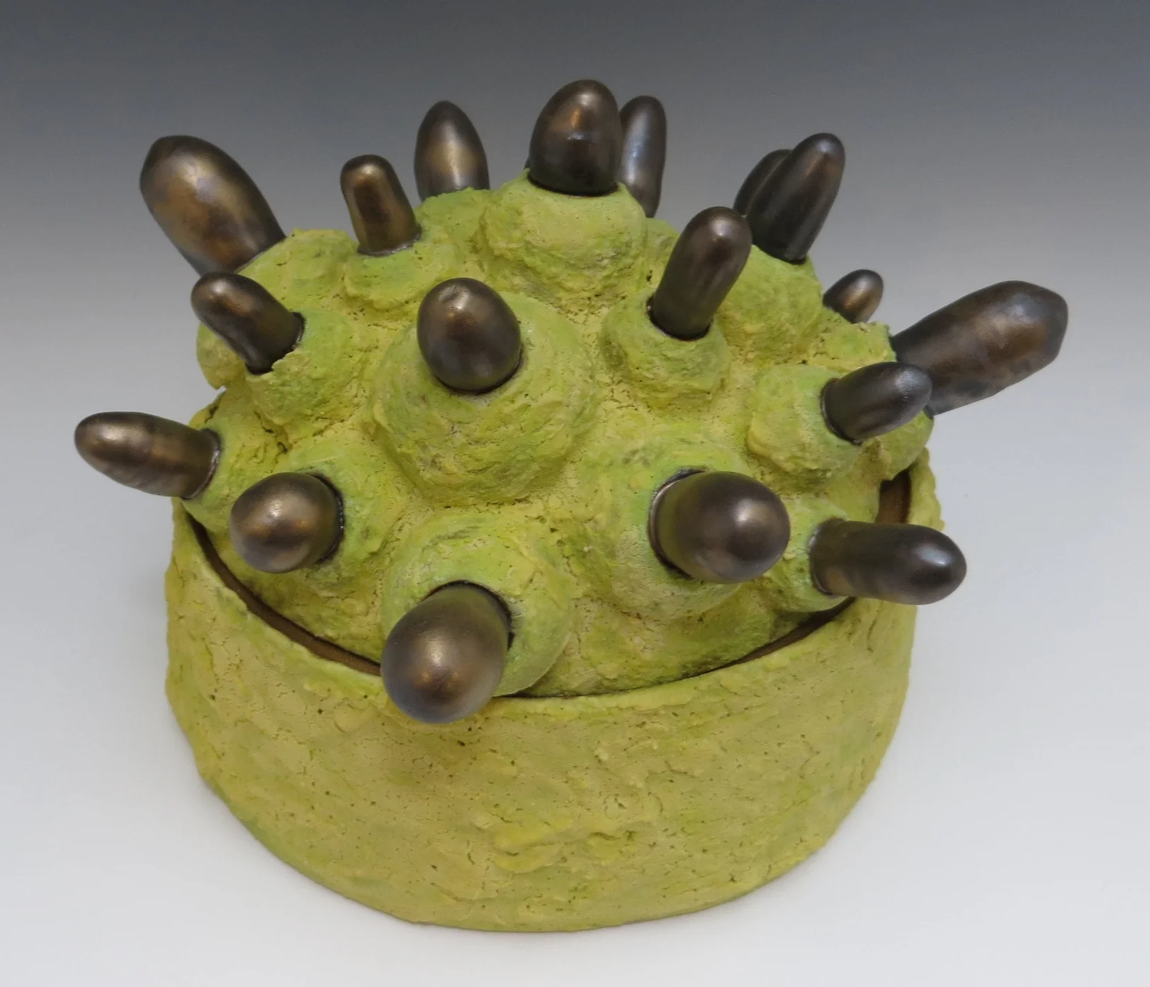 Bronze Trajectile Casserole  