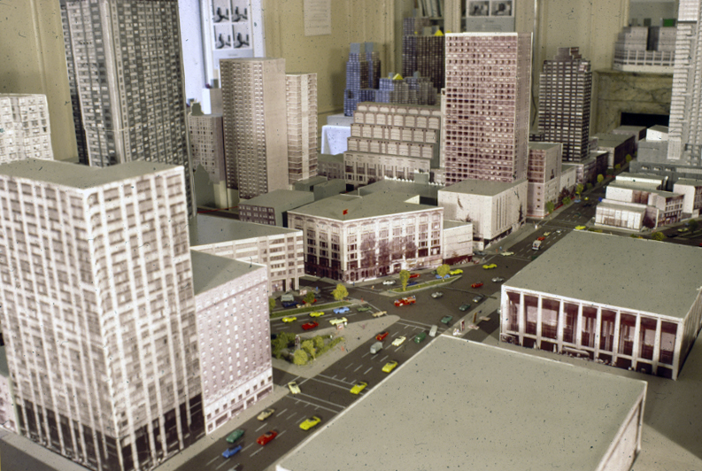 Special Lincoln Square District (1993) : Initial project using physical, photoreal models, a moving optical prob and robotics system to visualize dynamically and side by side the zoning alternatives.