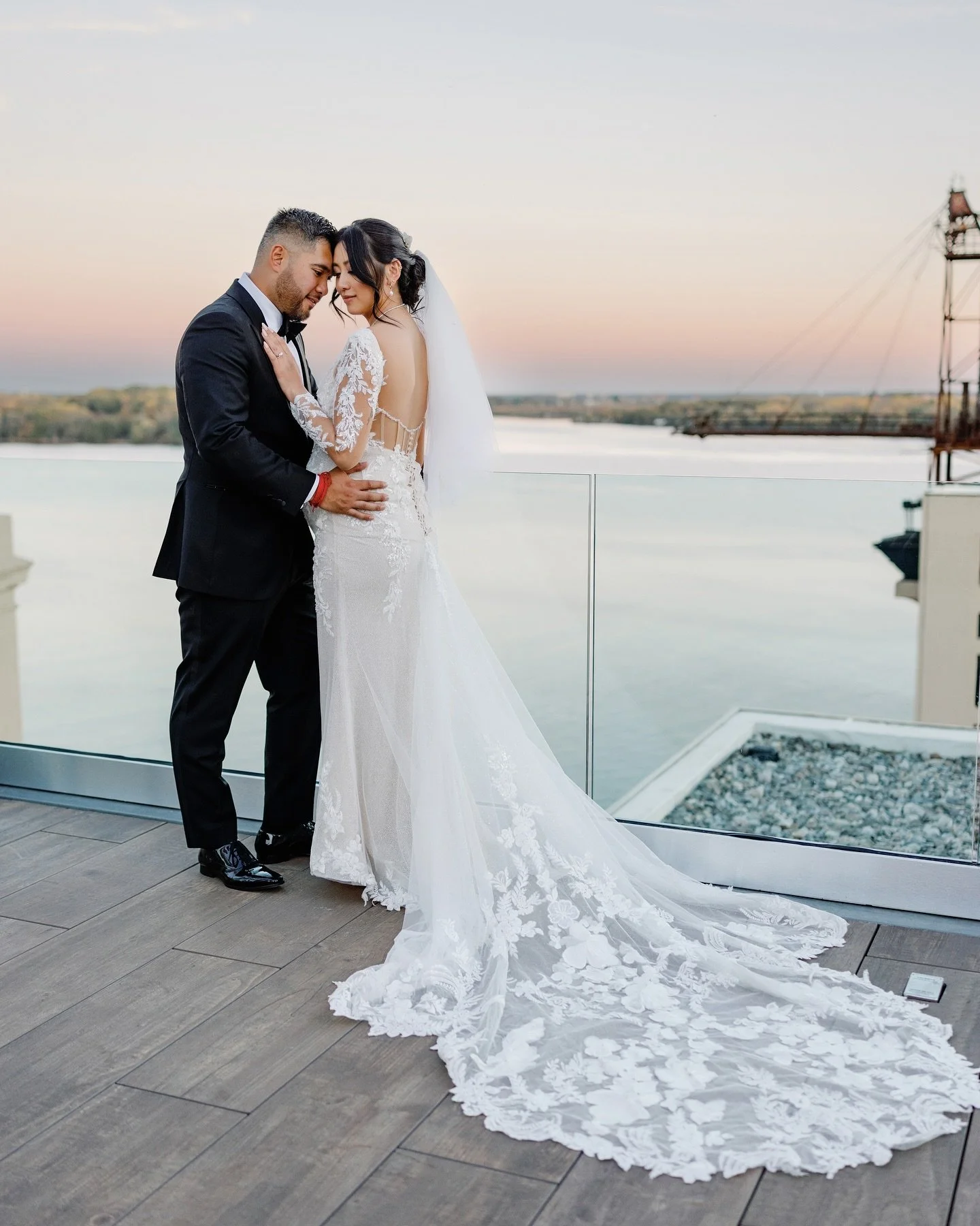 Happy Anniversary to Joan + Richie! Reminiscing on this perfect day one year ago 🥰