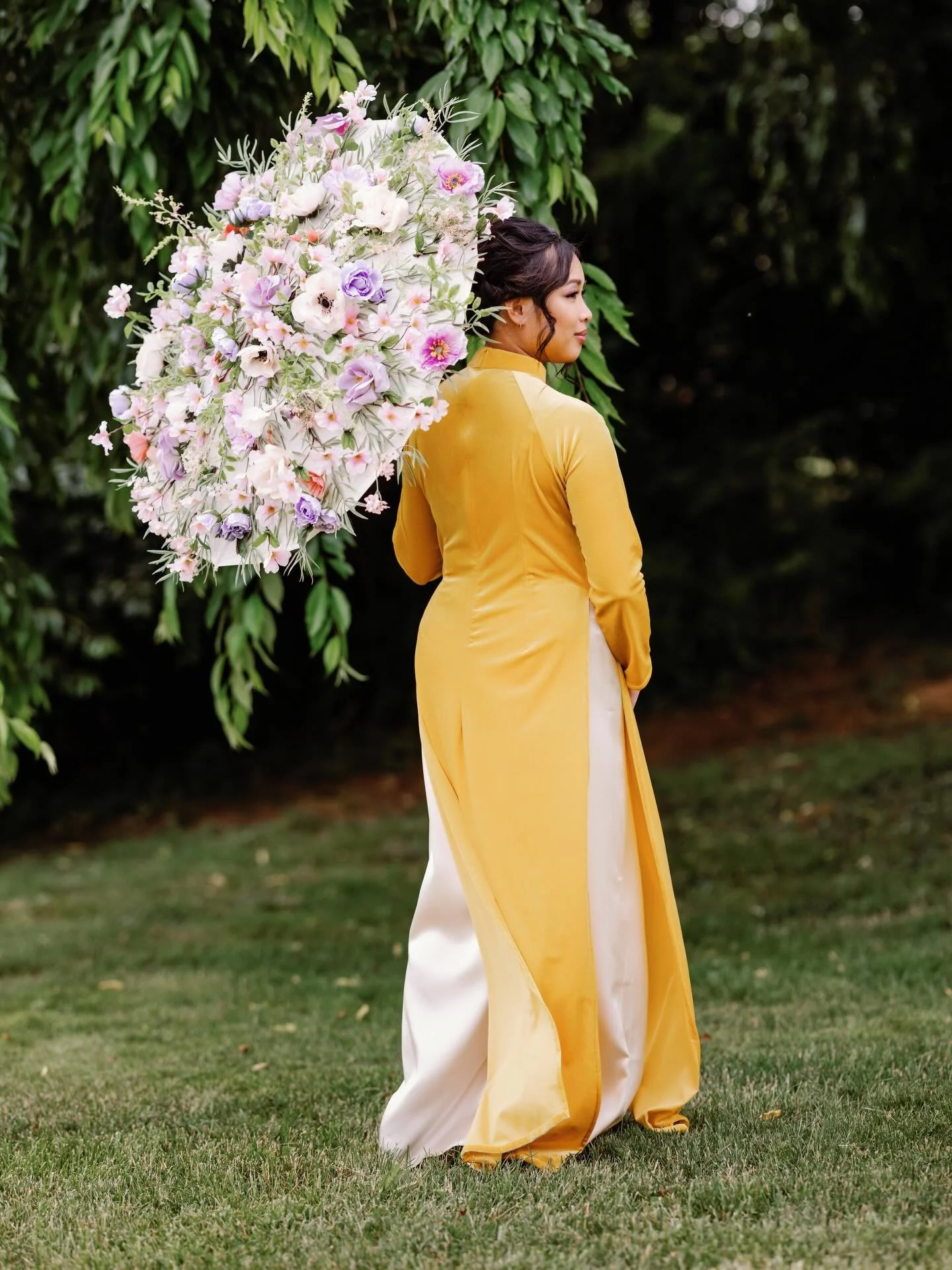 Happy New Year! Ch&uacute;c mừng năm mới! Gung Hay Fat Choy! Sun Nin Fai Lok! How are you celebrating the Lunar New Year? For me, our Chinese tradition is to visit parents, eat lots of food, and receive red envelopes (Lai see)! Before the new year we