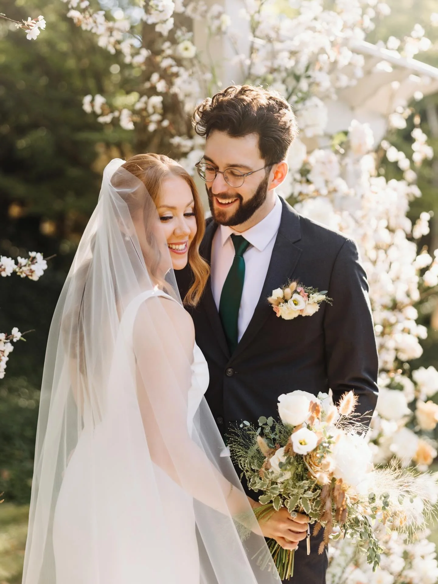 Savoring the warmer weather these days and looking back at Molly and Ben&rsquo;s wedding at @pommeradnor last year. Molly&rsquo;s mother, Patti Robert&rsquo;s, and her team of &ldquo;flower girls&rdquo; designed and decorated the entire event! We lov