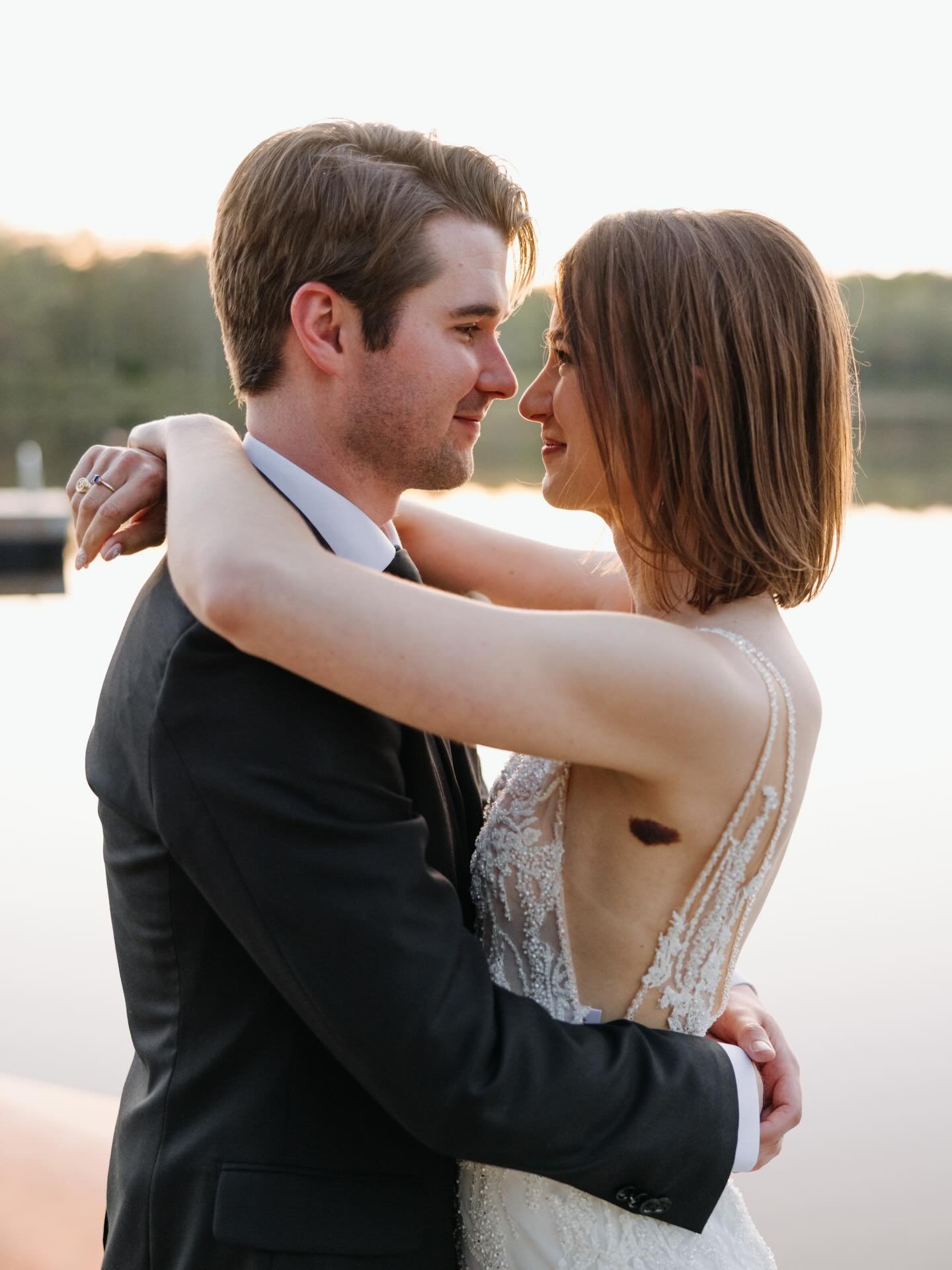Happy 1st anniversary to Justyna + Mark! We hope you had a fantastic day yesterday and celebrated in style!