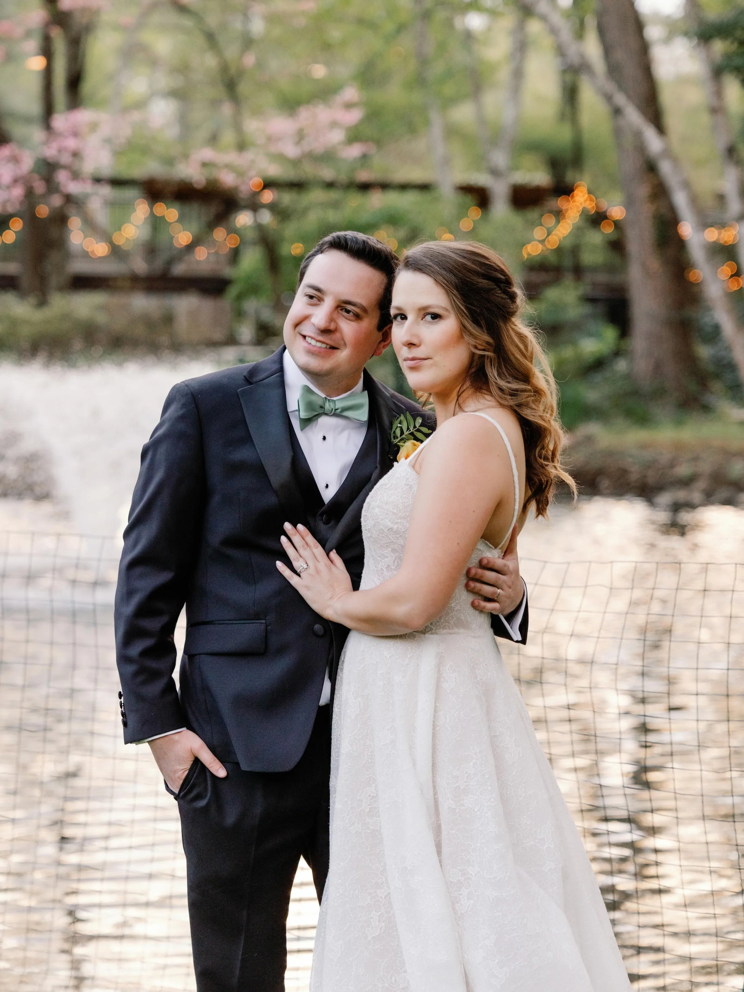Congrats to Sarah + Phil who were married last month. Every minute of this day was filled with smiles and laughter. The weather was beautiful and the flowers blooming. Just a perfect day all around! 

Venue: @pommeradnor 
Florist: @7bloomsevents 
HMU