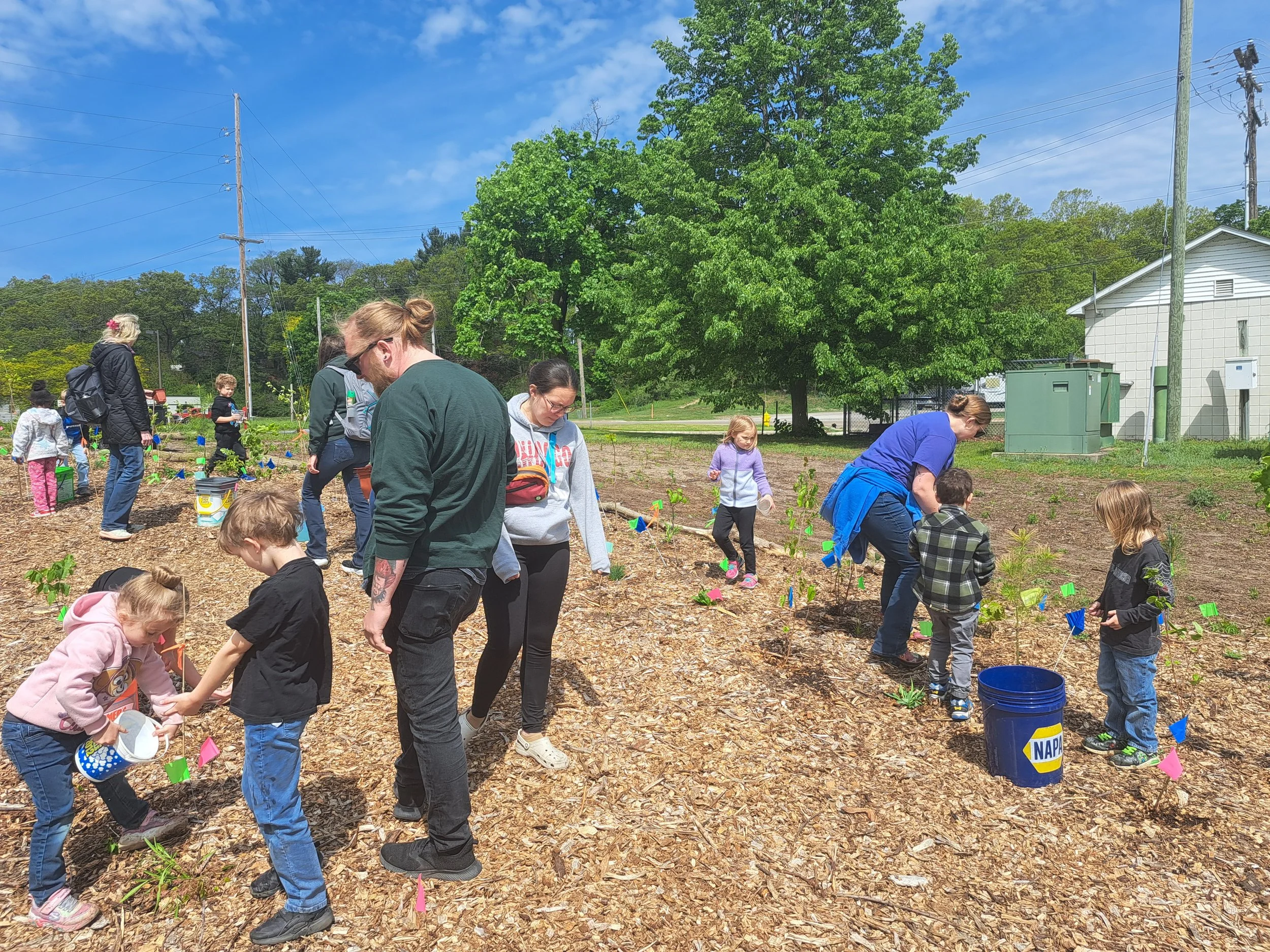 Twin Lake Elementary Microforest Planting (14).jpg
