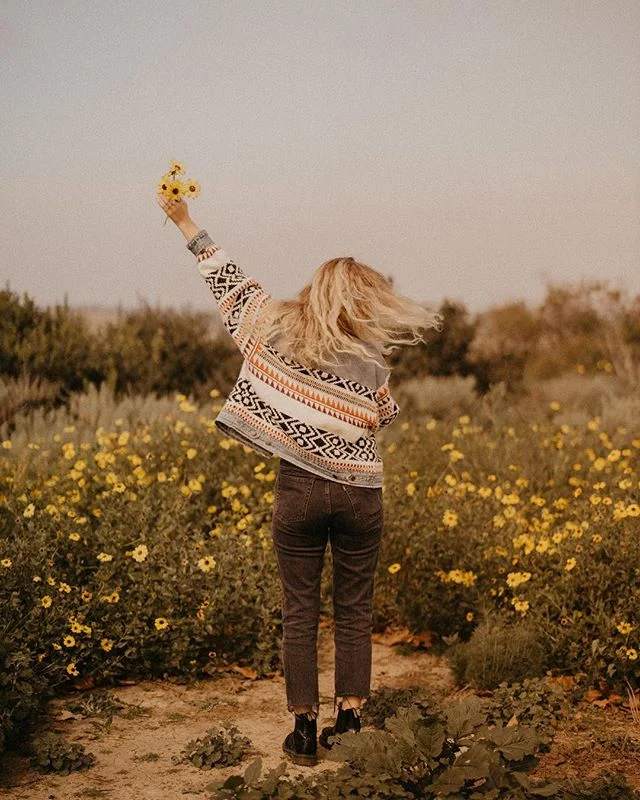 Okay ready to shoot a @freepeople lookbook like yesterday 💁🏻&zwj;♀️ Did you know I offer branded photography? AKA photos specifically tailored to your brand vibe, look, and feel! Own a boutique, brand, or biz? Hit me up (email/DM) and let&rsquo;s m