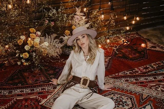 I&rsquo;M BACKK!!!! This was the perfect shoot to get me back in the groove and I&rsquo;m obsessed! For those who missed it: I eloped in June, traveled for about 6 months with my husband (@theadventuresofaandz), and we are moving back to LA in March!
