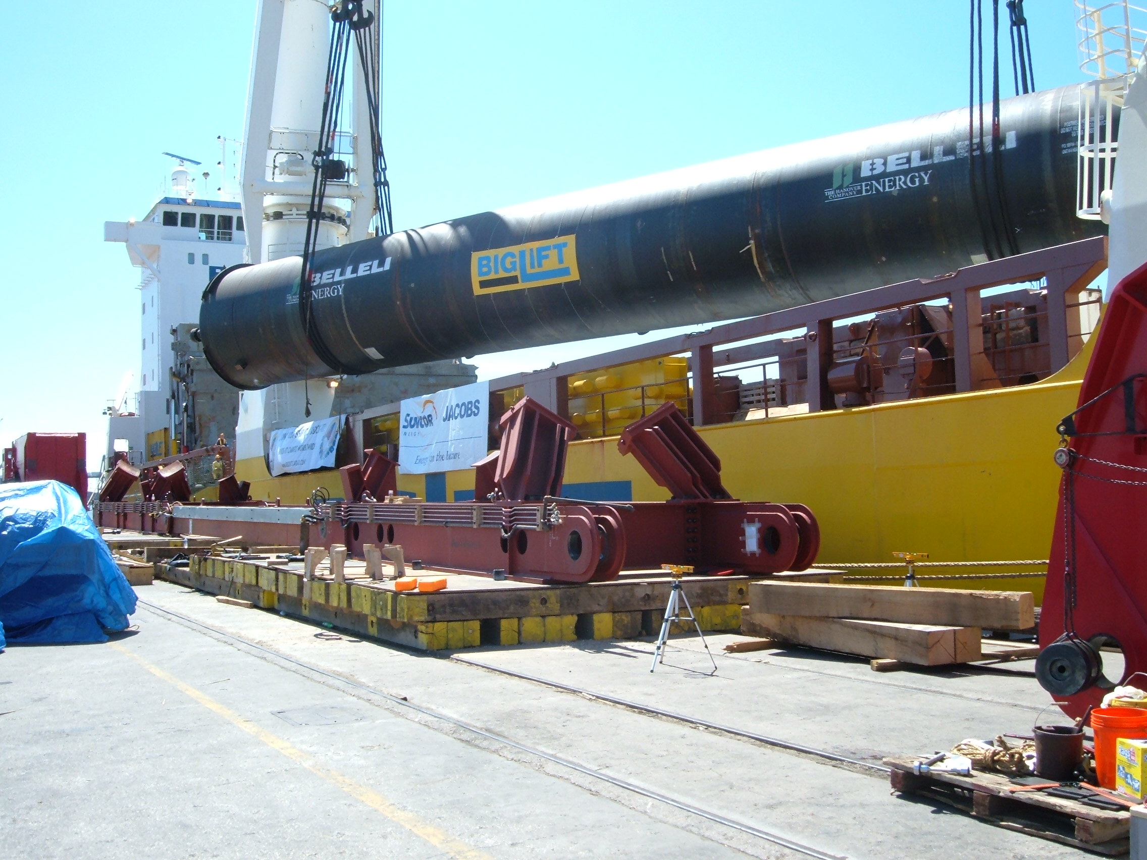   Facilitated and supervised the loading/unloading and intermodal transport of a 1,500,000 pound reactor.  