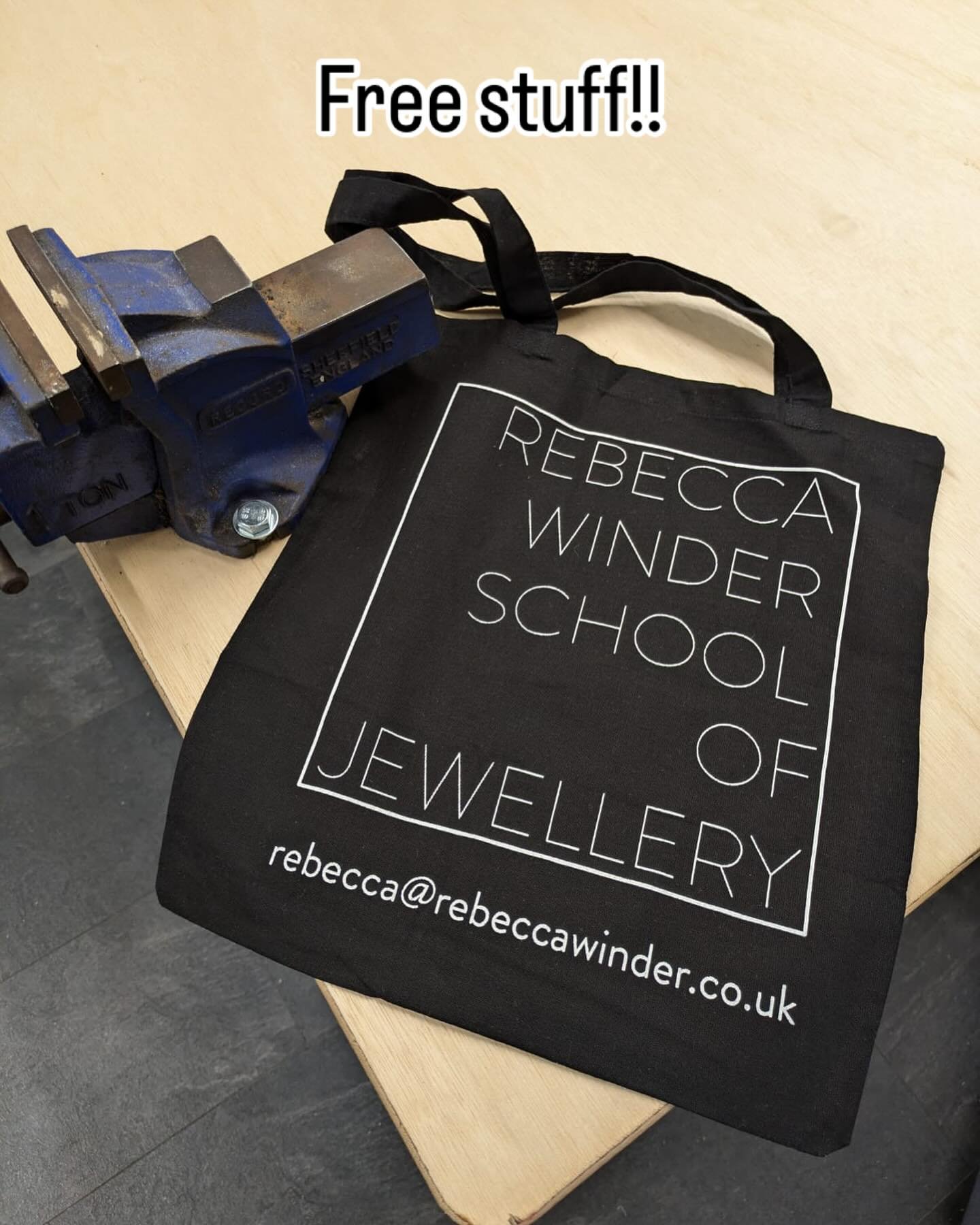 First 5 people to sign up for a workshop get a FREE tote bag! Yep FREE and you were going to come to a class anyway, so what are you waiting for&hellip;go go go!