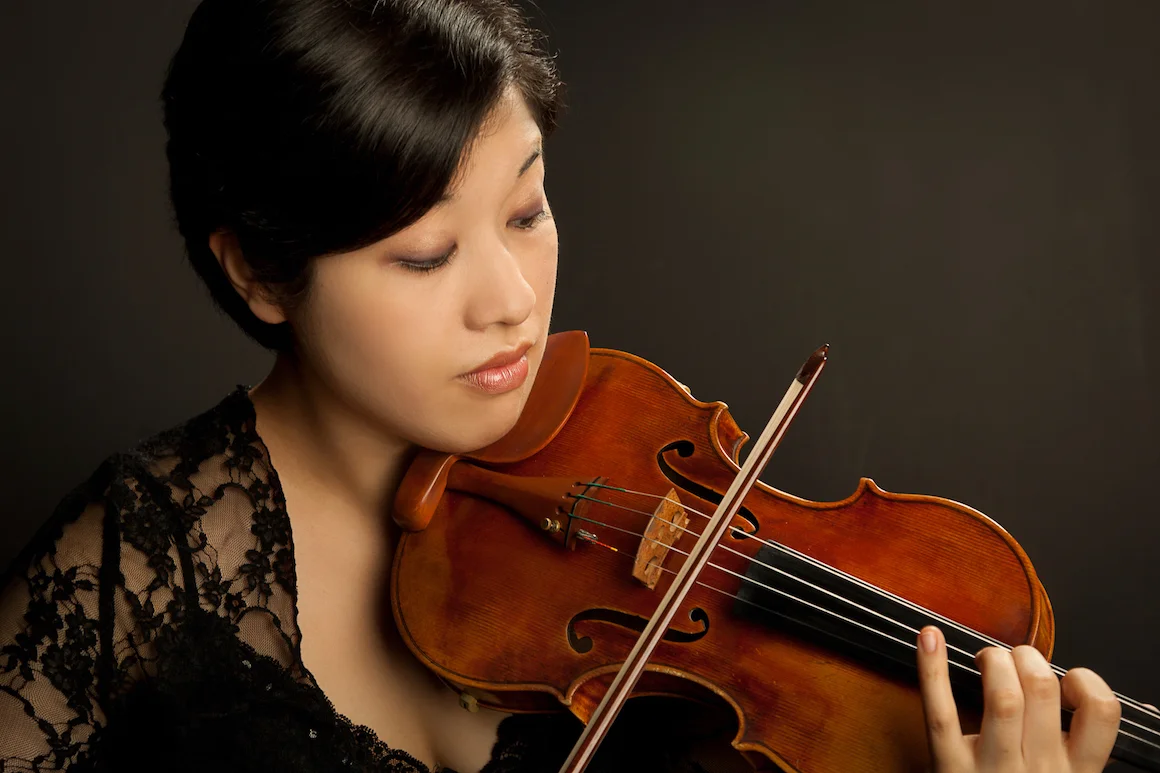 Emilie-Anne Gendron, violinist