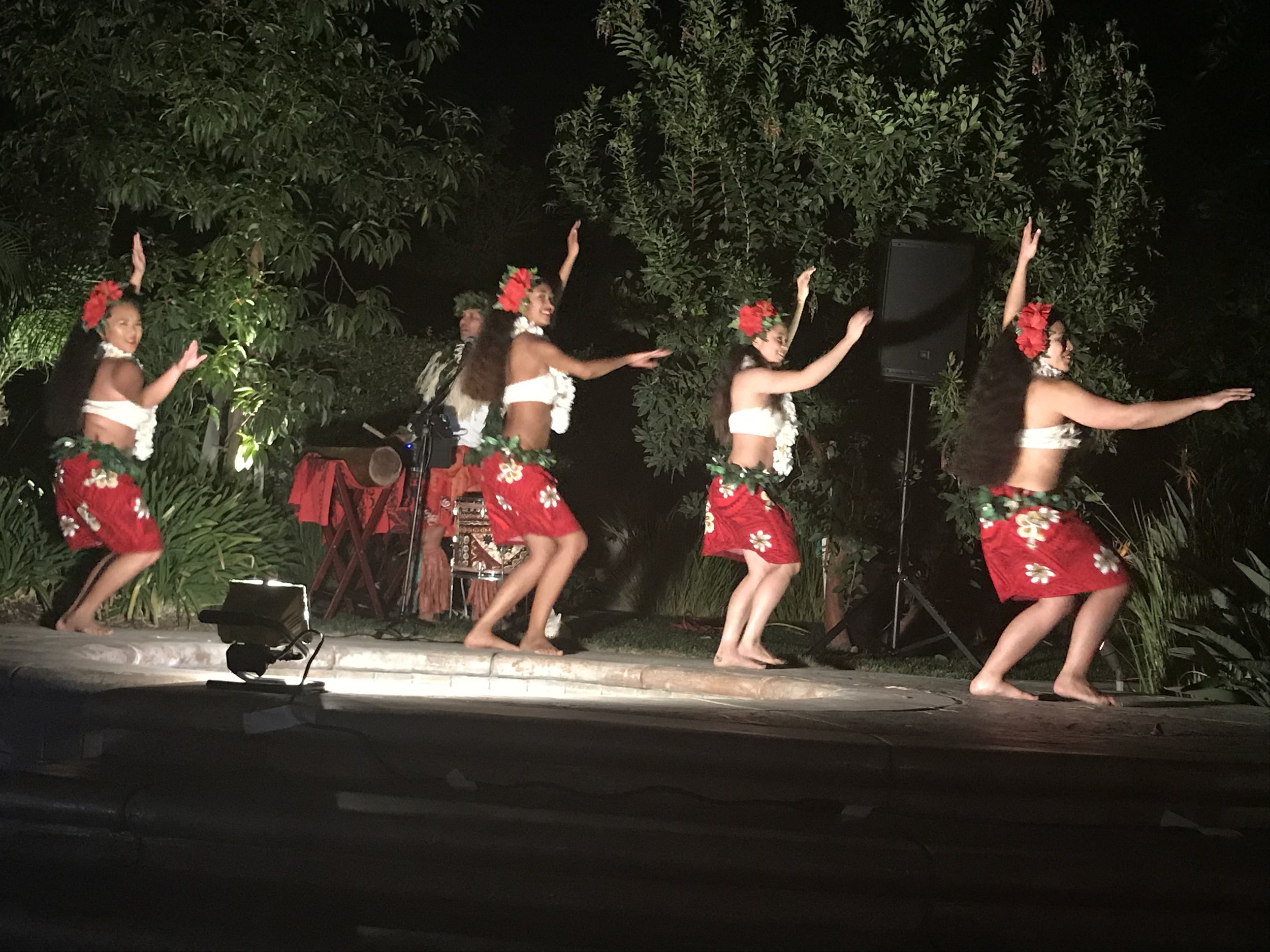 Hawaiian Dancers & Entertainment — Islanders Luau