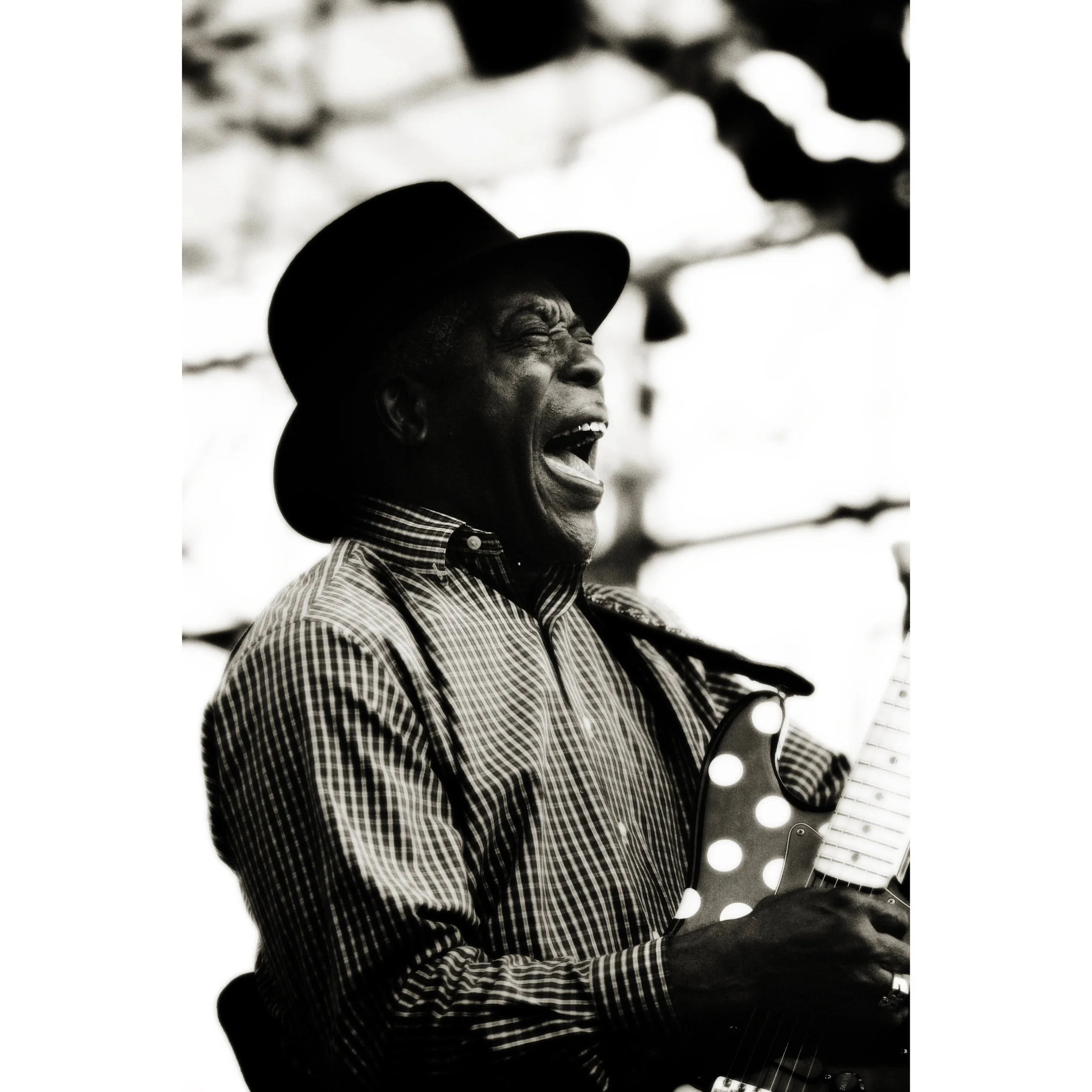 dB0020BW_BuddyGuy.JPG
