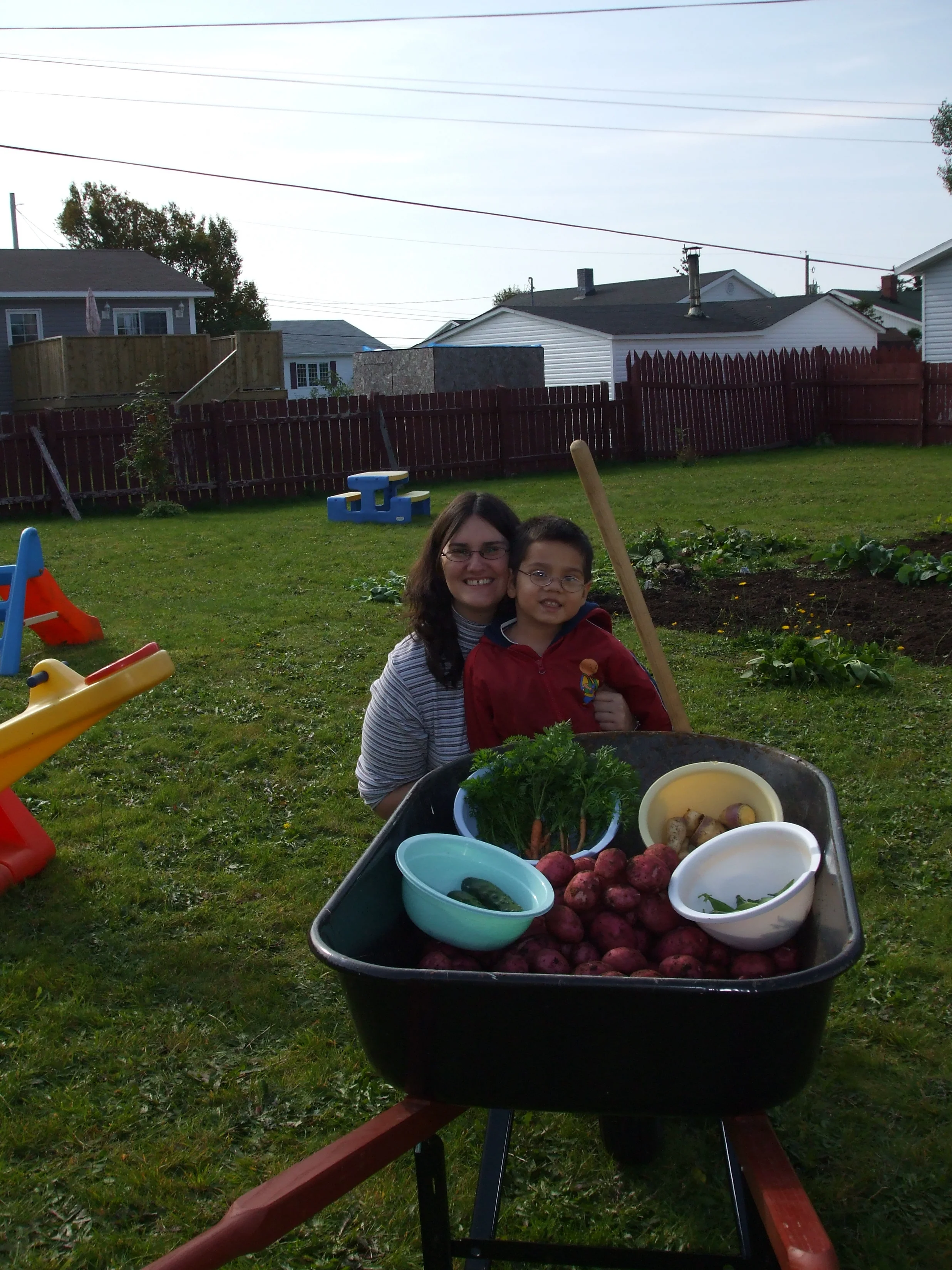 Stephenville families doing their Level Best to eat healthy, homegrown food