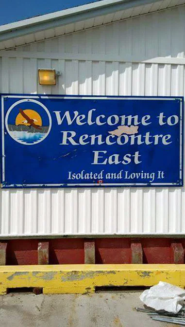 Rencontre East Sign.jpg