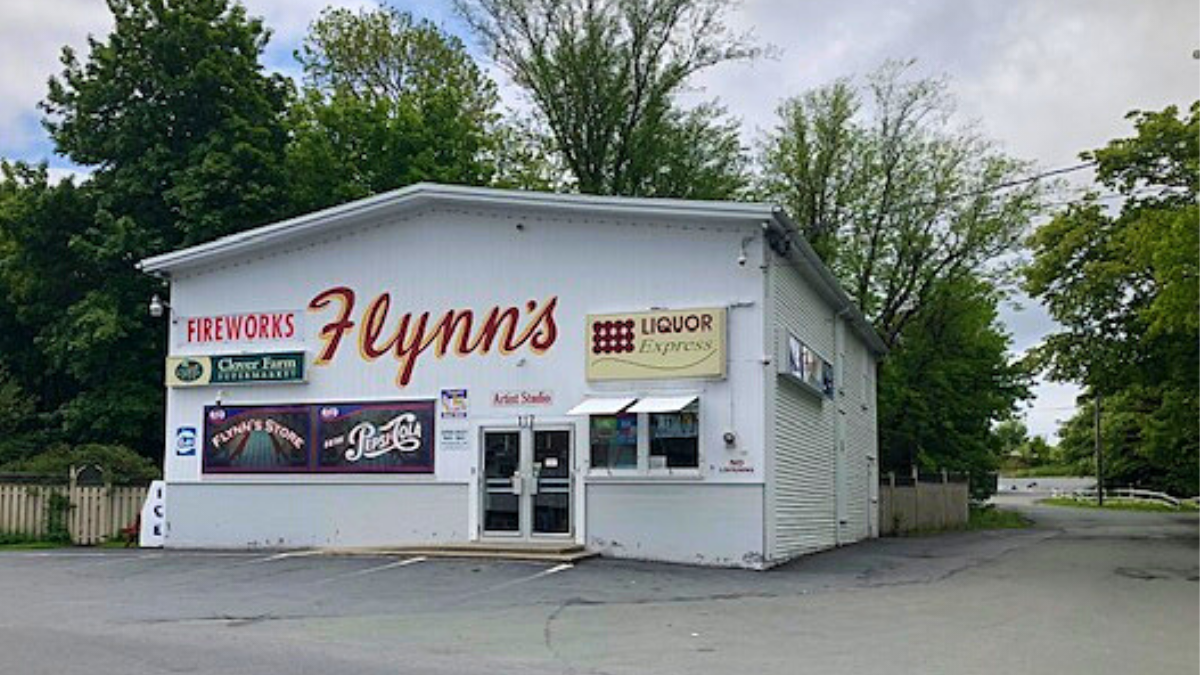 Flynn’s Clover Farm And Liquor Express (Copy)