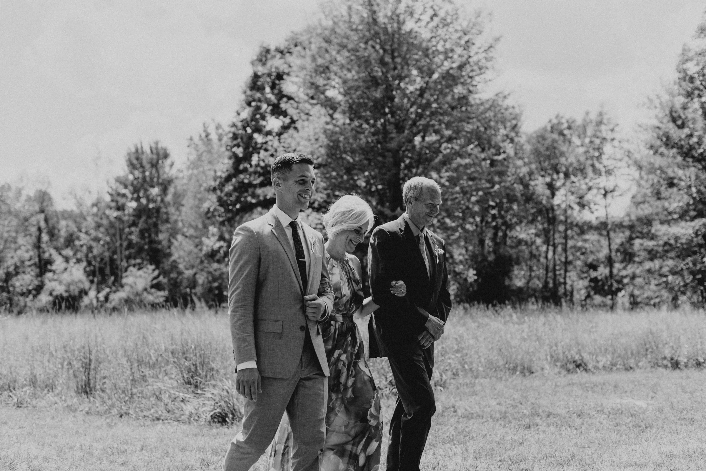 Intimate-Backyard-Farmhouse-Ohio-Wedding-Andi+Ben_Mallory+Justin-Photographers-143.JPG