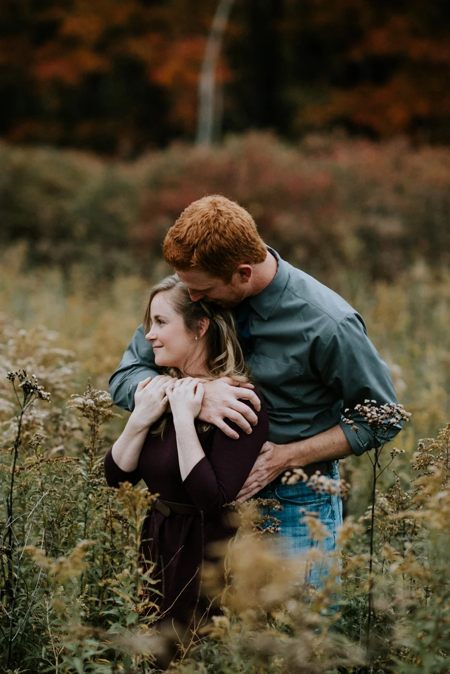 Ohio-Autumn-Engagement-Session_MJPHOTO-15.jpg