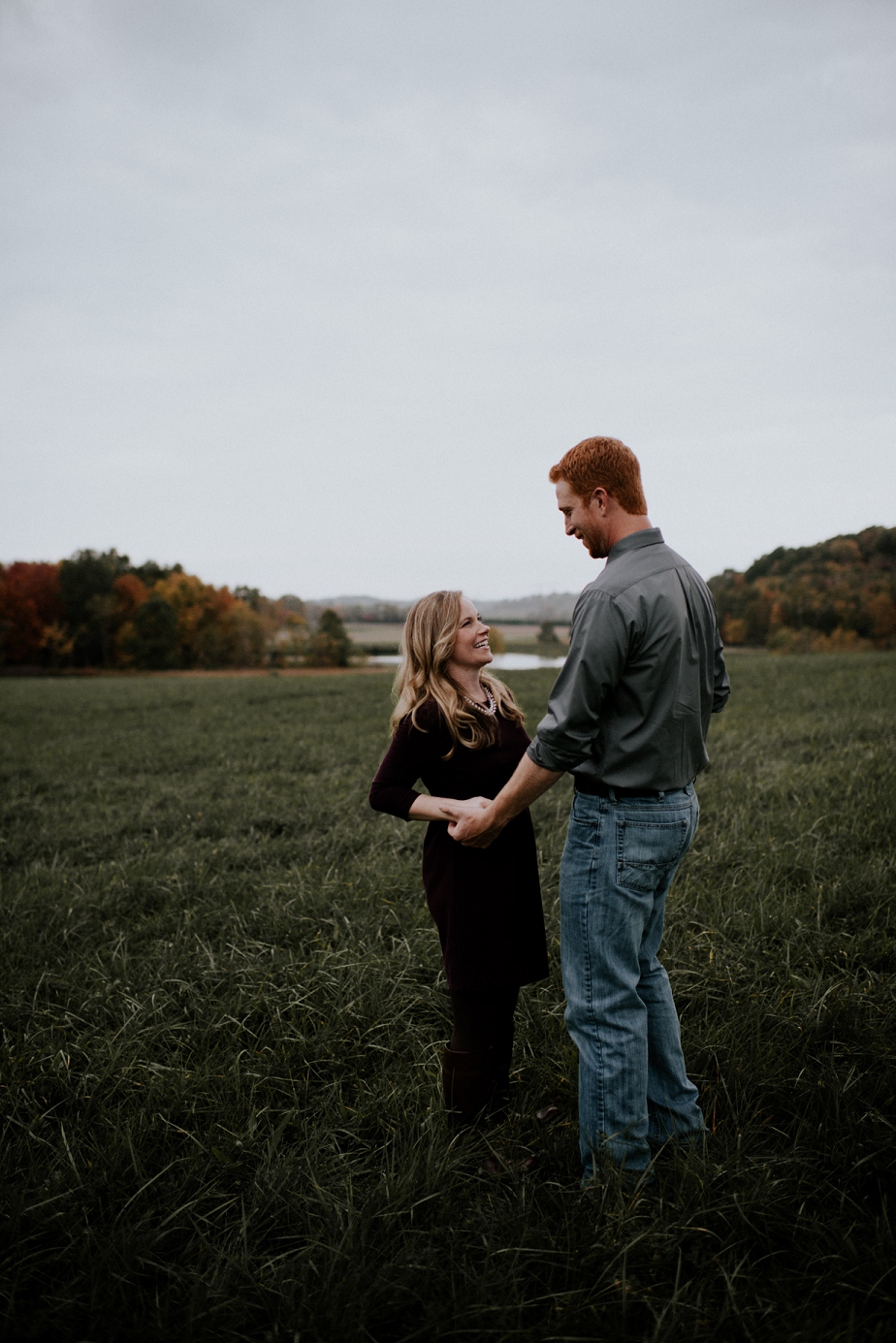 Ohio-Autumn-Engagement-Session_MJPHOTO-54.jpg